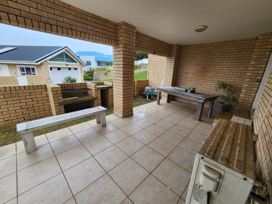 3 Bedroom Property for Sale in Menkenkop Western Cape